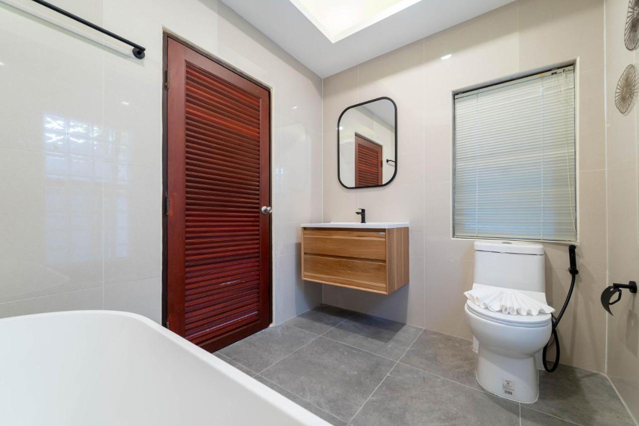 Villa Amaya, 2 Story Tropical Oasis With Green Hills View & Pool, Kamala Beach Exterior foto